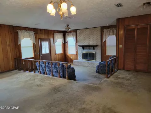 837 Maple St, Chipley, FL 32428 photo 5