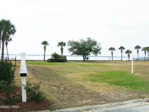 6722 Yacht Club Dr, Panama City, FL 32404
