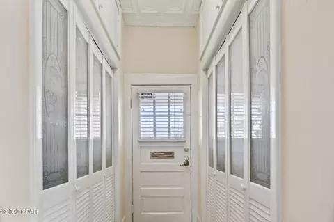 Entry Way - 896 Main St, Chipley, FL 32428 photo 2 of 2