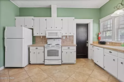 Kitchen - 896 Main St, Chipley, FL 32428 photo 2 of 4