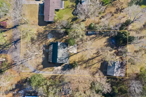 852 1st St, Chipley, FL 32428 photo 3