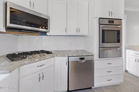 852 1st St, Chipley, FL 32428 photo 8