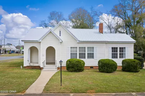719 5th St, Chipley, FL 32428 photo 1