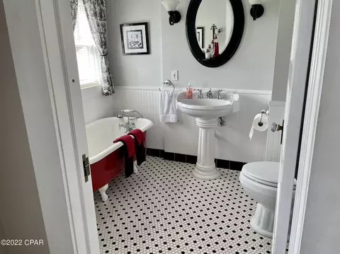 634 3rd St, Chipley, FL 32428 photo 9