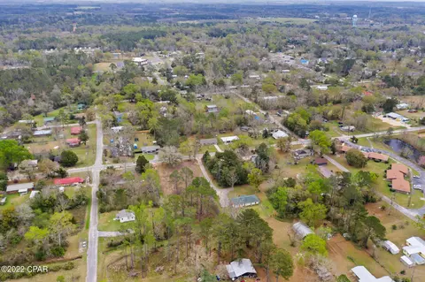 521 2nd St, Chipley, FL 32428 photo 22