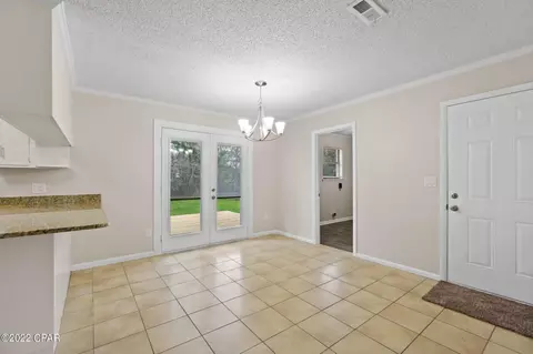 521 2nd St, Chipley, FL 32428 photo 3