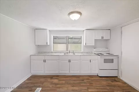 550 Main St, Chipley, FL 32428 photo 11
