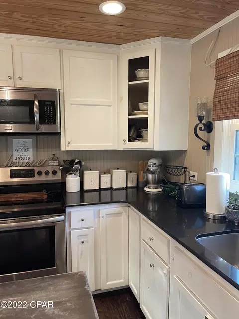 3256 Main St, Cottondale, FL 32431 photo 9
