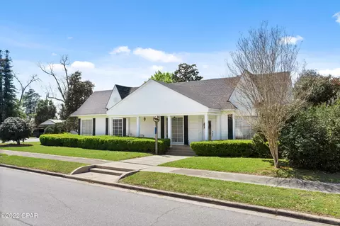 5373 Brown St, Graceville, FL 32440
