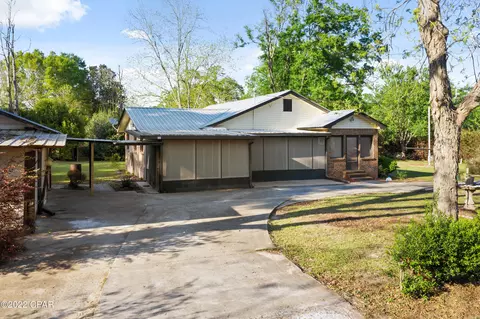 588 2 Nd St, Chipley, FL 32428 photo 7