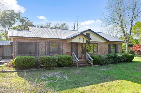 588 2 Nd St, Chipley, FL 32428 photo 2
