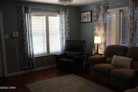 796 Sinclair St, Chipley, FL 32428 photo 4