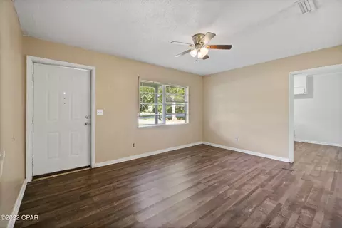 846 Falling Waters Rd, Chipley, FL 32428 photo 2