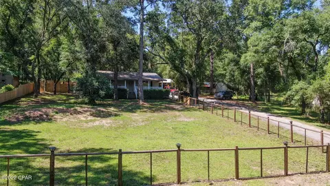 3237 Lakeshore Dr, Chipley, FL 32428 photo 2