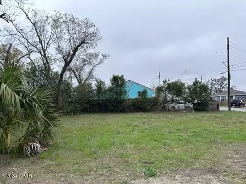 1701 Lake Ave, Panama City, FL 32401