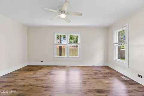 658 2nd St, Chipley, FL 32428 photo 5