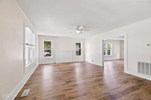 658 2nd St, Chipley, FL 32428 photo 3