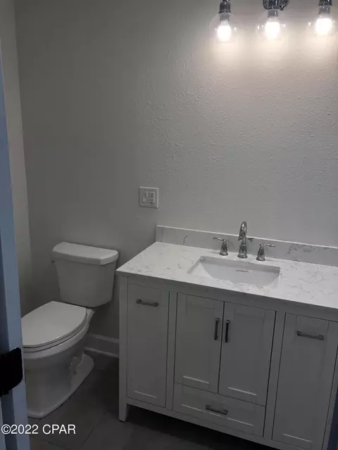 5253 10th St, Malone, FL 32445 photo 10