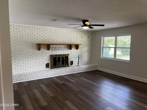 5253 10th St, Malone, FL 32445 photo 3