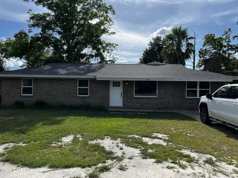 5253 10th St, Malone, FL 32445 photo 1