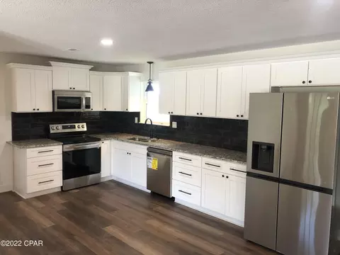 5253 10th St, Malone, FL 32445 photo 4