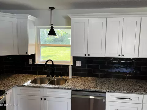 5253 10th St, Malone, FL 32445 photo 5