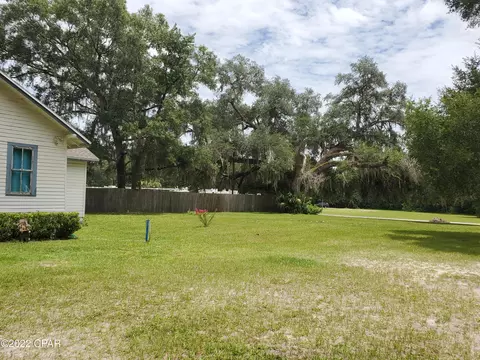 804 W Julia St, Perry, FL 32347 photo 2