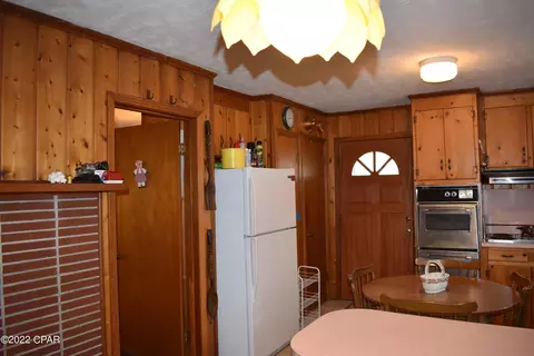 808 2nd St, Chipley, FL 32428 photo 3