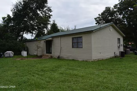 838 Maple St, Chipley, FL 32428 photo 4