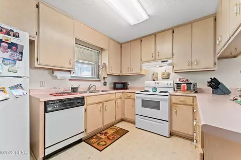 910 E Pine Forest Dr, Lynn Haven, FL 32444 photo 11