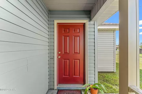 910 E Pine Forest Dr, Lynn Haven, FL 32444 photo 4