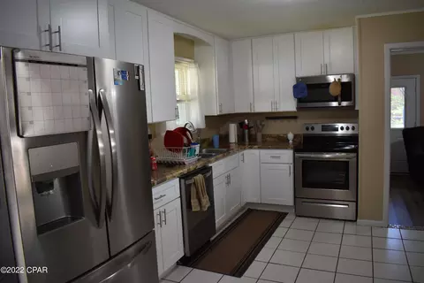 737 Gilbert Dr, Chipley, FL 32428 photo 3