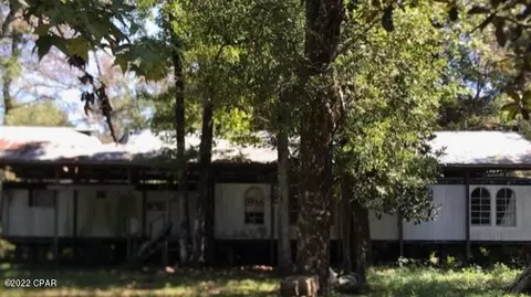 140 Palm St, Wewahitchka, FL 32465