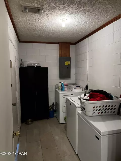 536 5th St, Chipley, FL 32428 photo 9