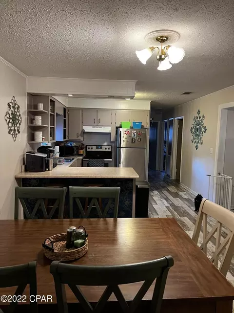 536 5th St, Chipley, FL 32428 photo 8
