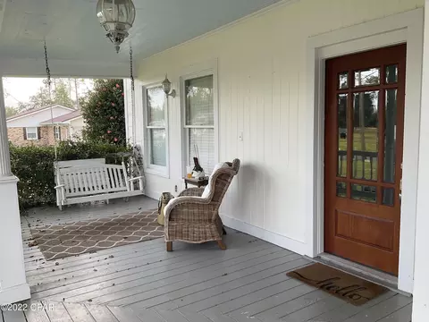 736 5th St, Chipley, FL 32428 photo 4