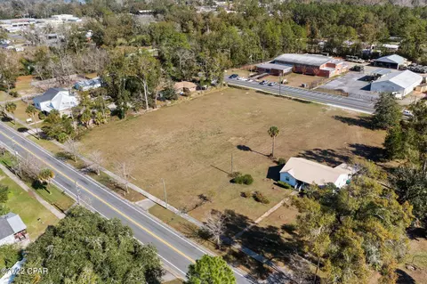 941 Main St, Chipley, FL 32428