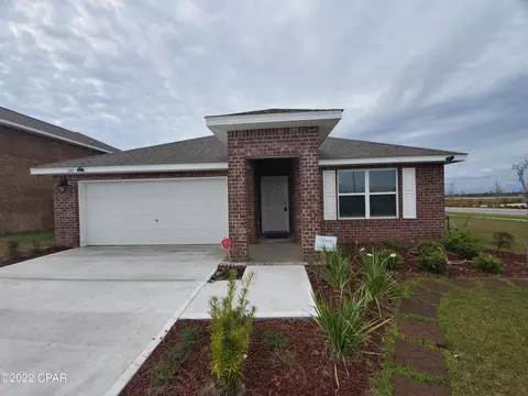 195 Spikes Cir, Panama City, FL 32409