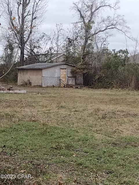 5313 Lake Dr, Panama City, FL 32404