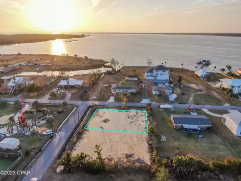 1008 W 3rd St, Lynn Haven, FL 32444