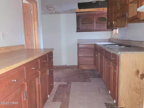 581 5th St, Chipley, FL 32428 photo 13