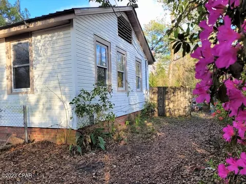 581 5th St, Chipley, FL 32428 photo 2