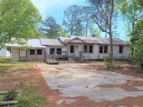 581 5th St, Chipley, FL 32428 photo 1