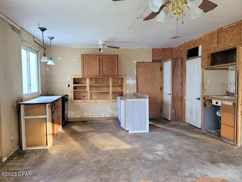 581 5th St, Chipley, FL 32428 photo 15