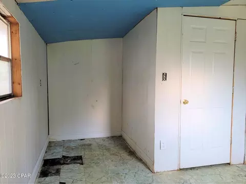 581 5th St, Chipley, FL 32428 photo 9