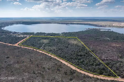 1080 Hampshire Blvd, Chipley, FL 32428