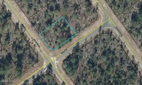 4084 Gulliver Dr, Chipley, FL 32428