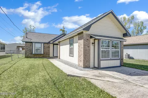 5142 Lake Dr, Panama City, FL 32404
