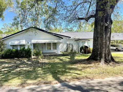 575 4th St, Chipley, FL 32428 photo 1