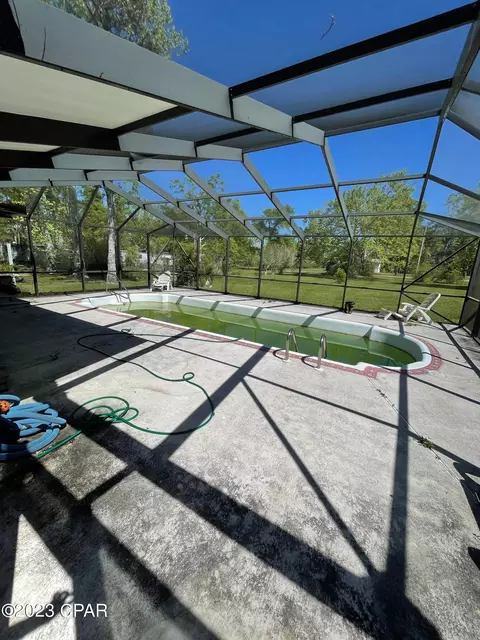 575 4th St, Chipley, FL 32428 photo 2